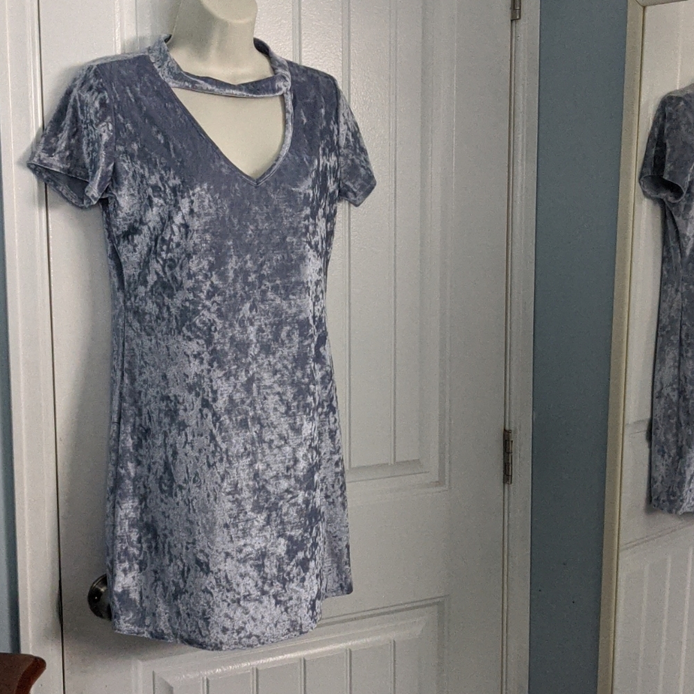 💜Like New Condition Crushed Velvet Dress